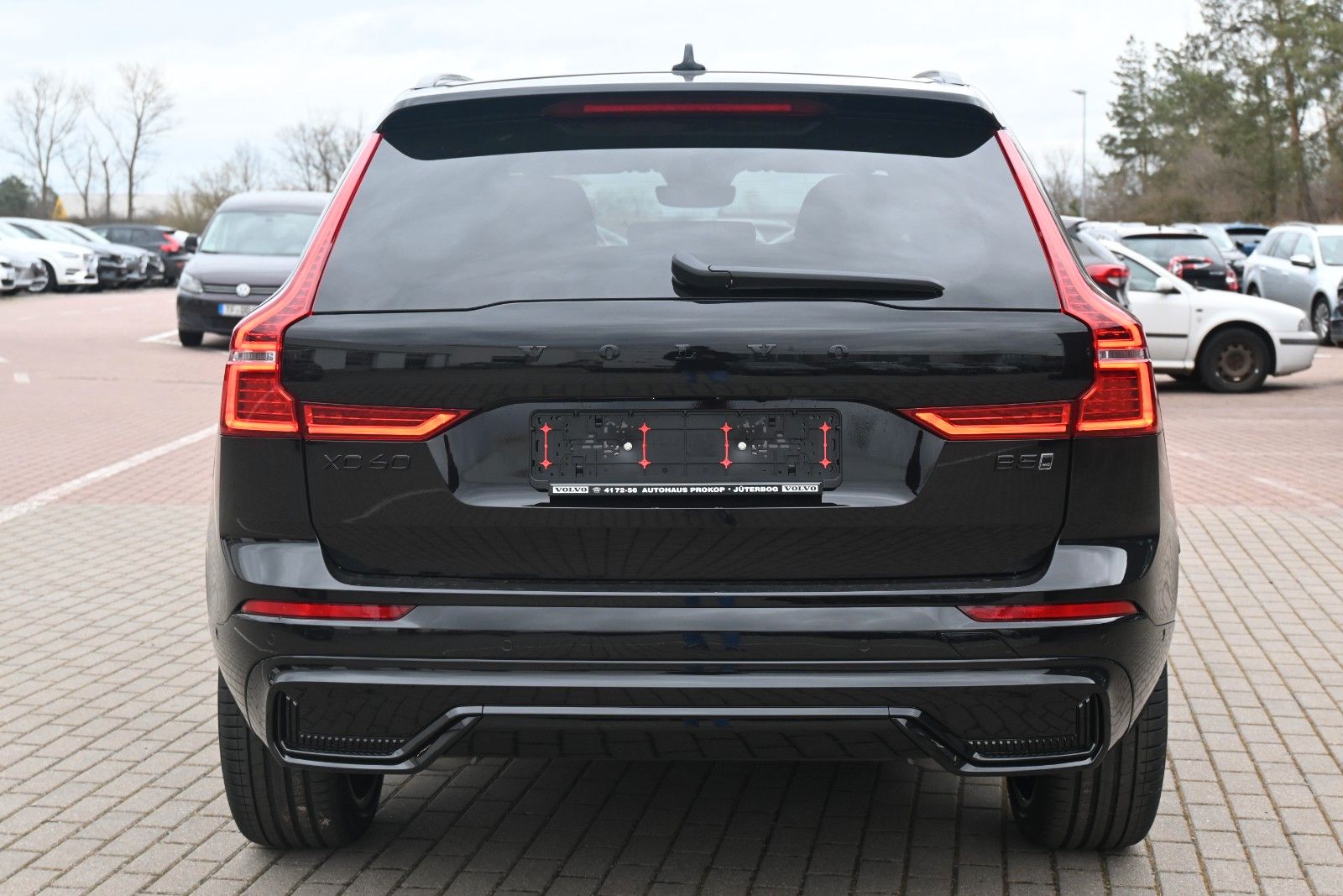Fahrzeugabbildung Volvo XC60 B5 AWD Ultra Black Edition*360*LUFT*ACC*AHK