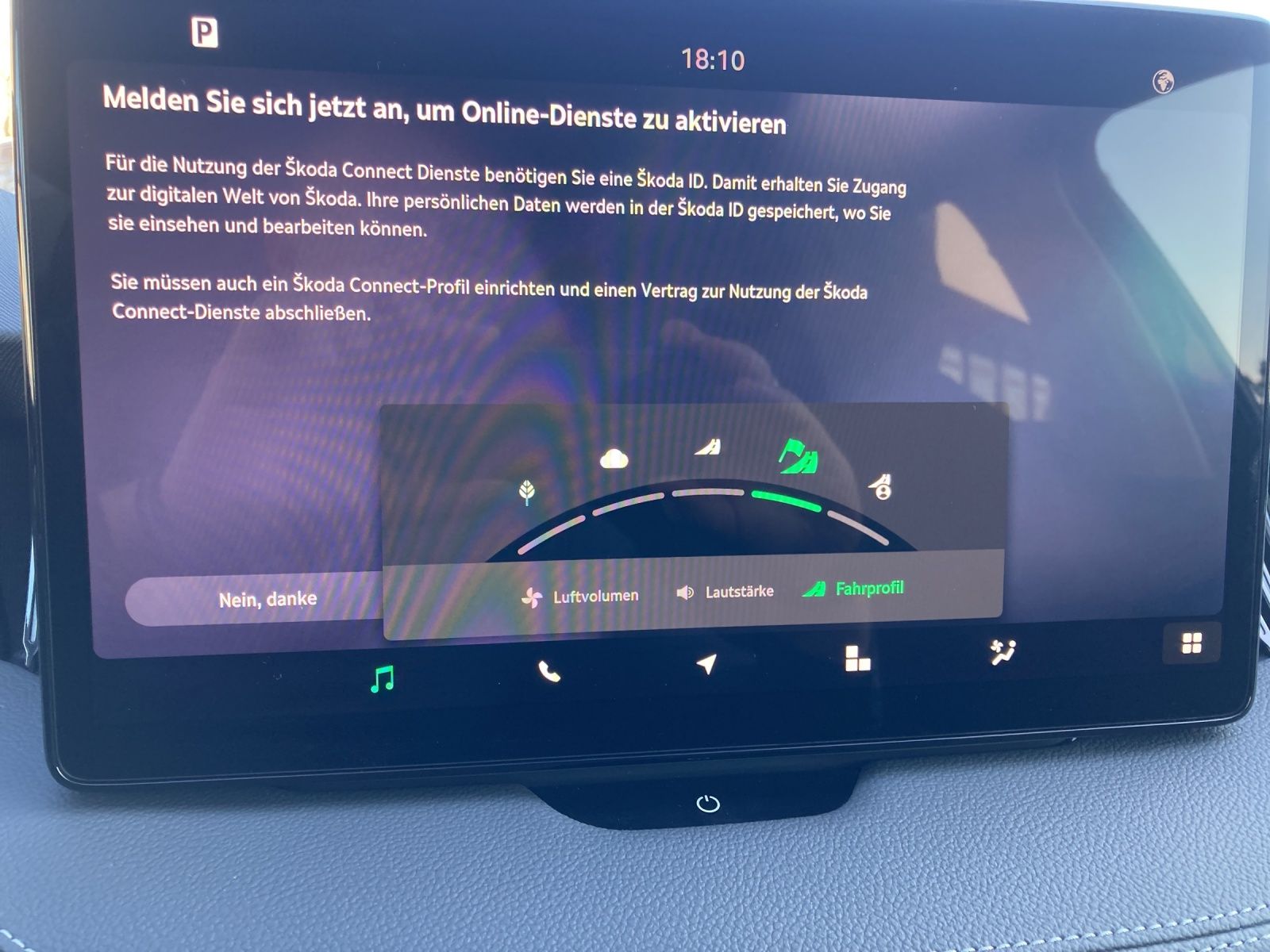 Fahrzeugabbildung SKODA Superb Combi 2.0 TDI L&K, DSG, AZV, Matrix, Navi