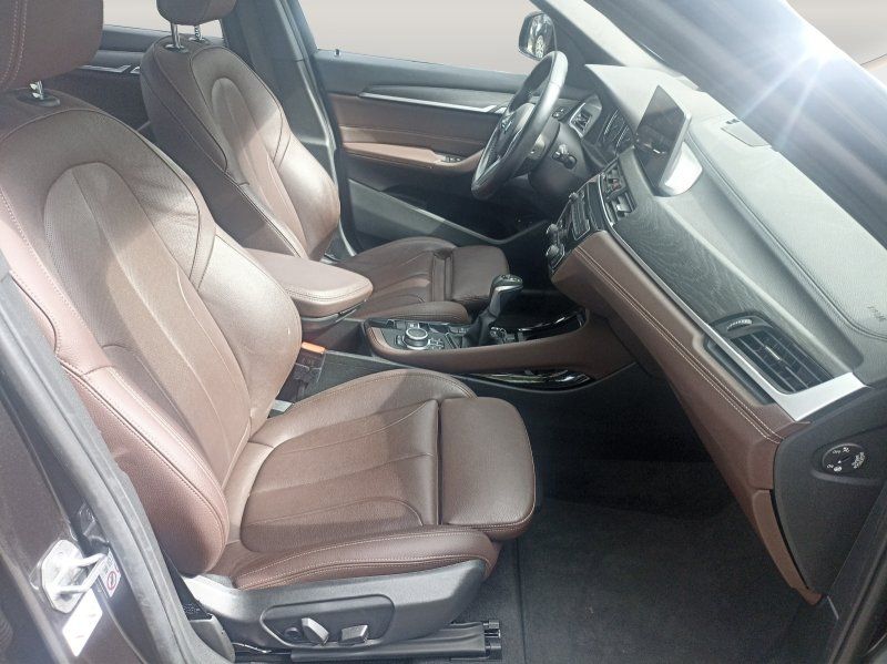Fahrzeugabbildung BMW X1  xDrive25e  Sport Line