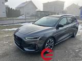 Ford Focus Turnier ST-Line X Styling-Paket LED-Matrix