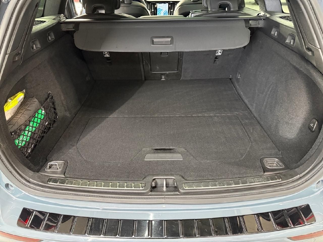 Fahrzeugabbildung Volvo V60 Kombi Ultimate Dark Recharge Plug-In Hybrid