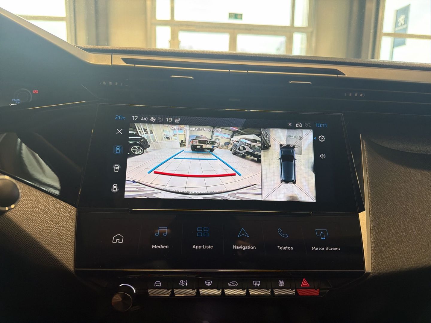 Fahrzeugabbildung Peugeot 308 Allure Hybrid 145 e-DSC6 Navi 360 Kamera ACC