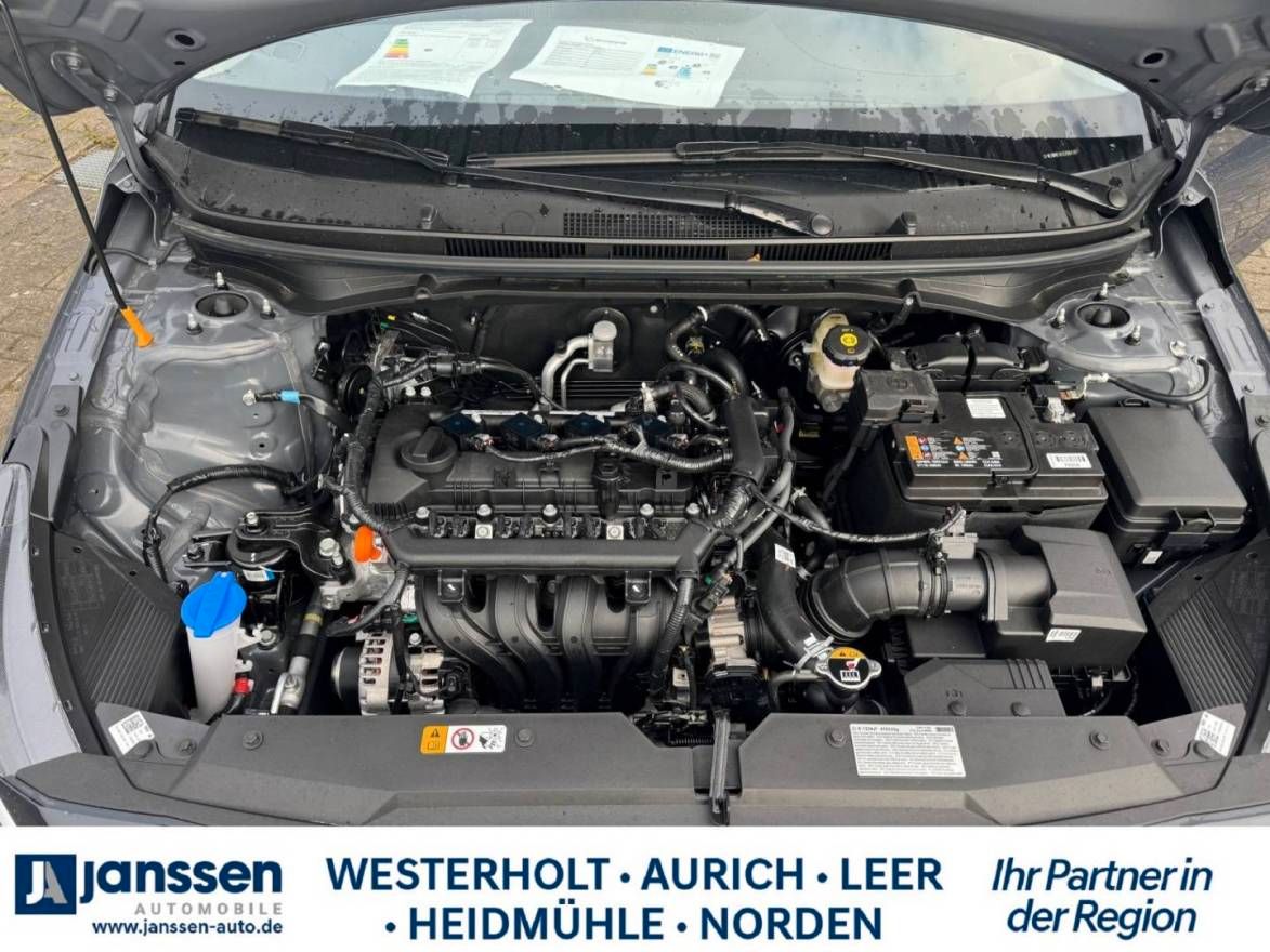 Fahrzeugabbildung Hyundai i20 Select Funktionspaket PDC Navi Rückfahrkamer