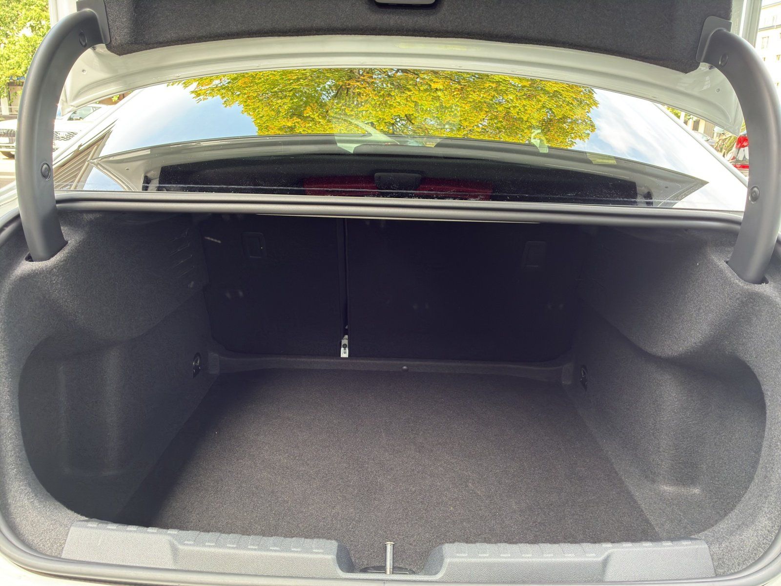 Fahrzeugabbildung Audi A3 Lim. 35 TFSI FAHRSCHUFAHRZEUG, Doppelpedaleri