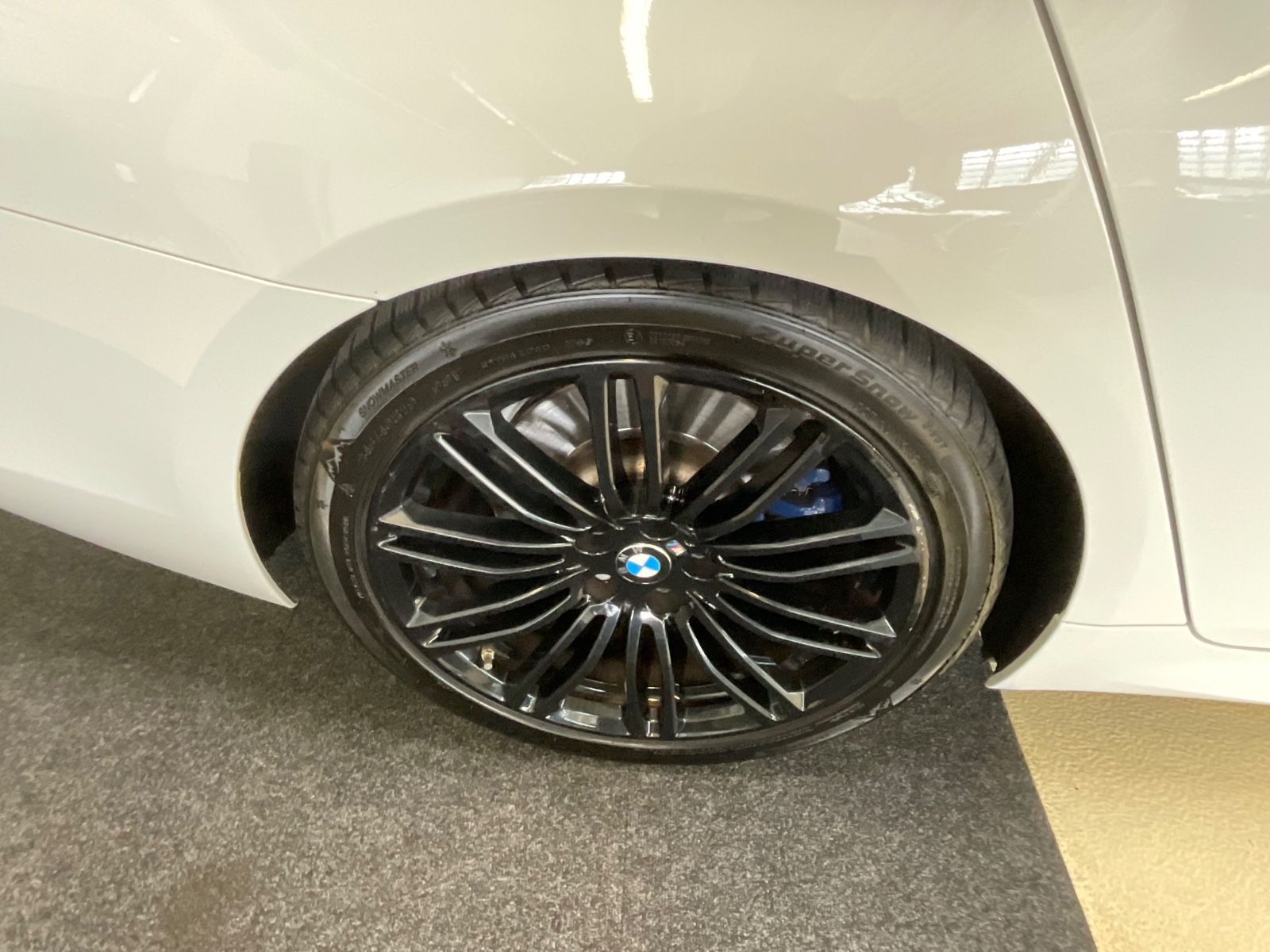 Fahrzeugabbildung BMW 530 e M Sport*Head-Up Display