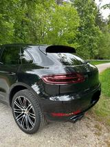 Porsche Macan Turbo mit Performance Paket Turbo mit ... - Porsche Macan in Mainz