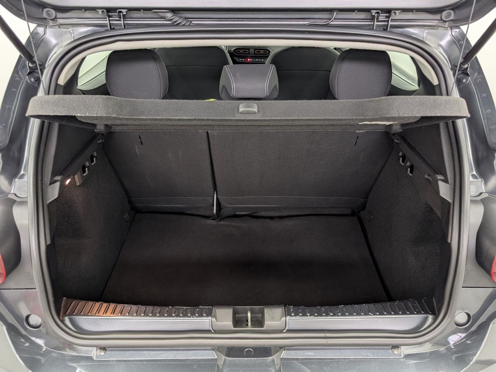 DACIA Sandero  Stepway TCe 90 Comfort Navi – Bild 9