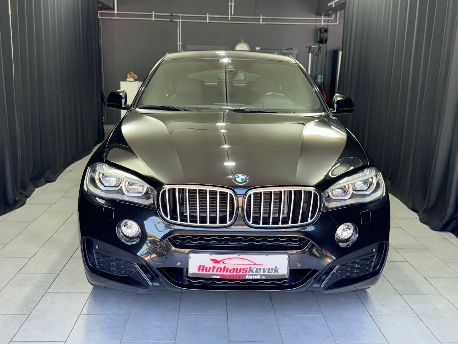 Fahrzeugabbildung BMW X6 40d xDrive*M-PAKET*AHK*NAVI *SOFT-CLOSE