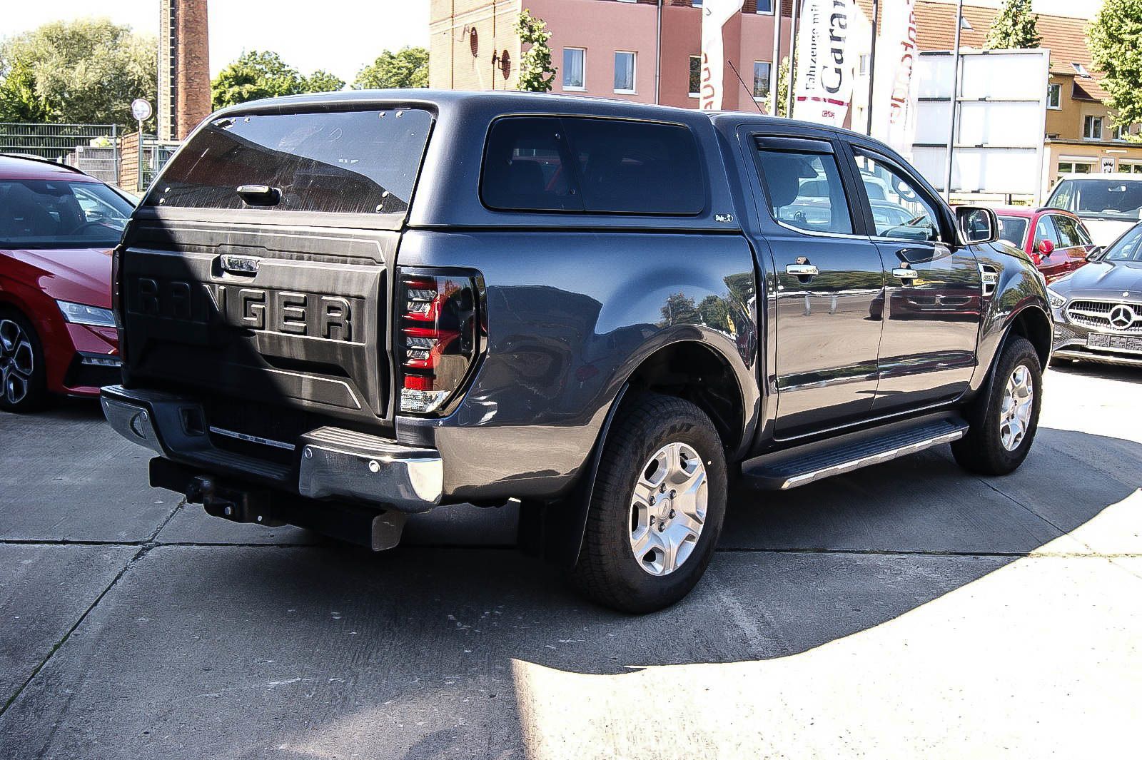 Fahrzeugabbildung Ford Ranger Limited 2.2 Doka 4x4 HARDTOP OFFROAD AHZV