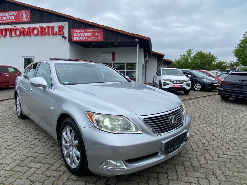 Lexus LS 460