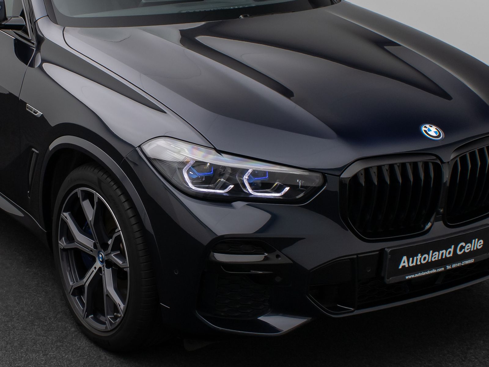 Fahrzeugabbildung BMW X5 xD45e M Sport 360°Laser HUD DAB HiFi Komfort