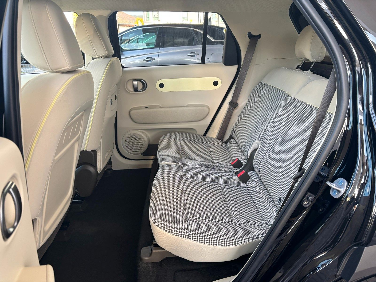 Fahrzeugabbildung Hyundai INSTER 49 kWh Prime 360°/V2L/Ambiente!