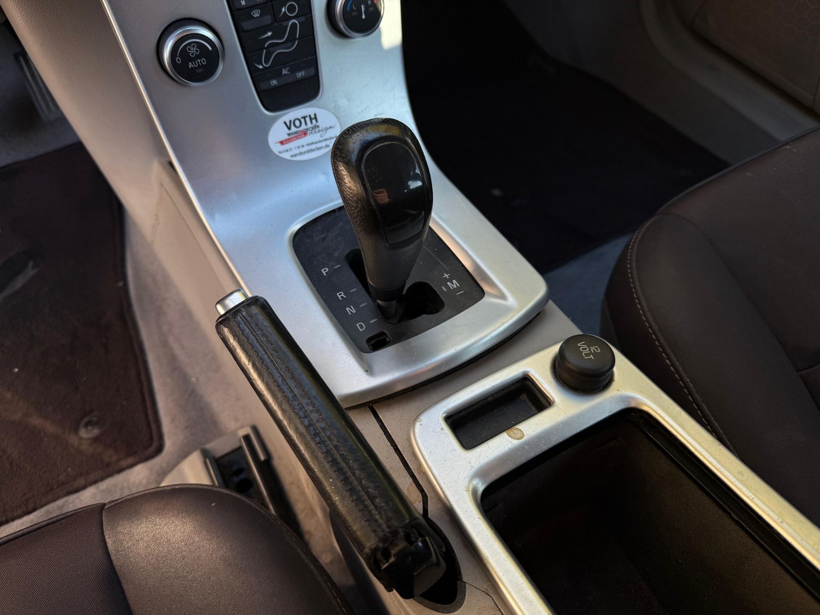 Fahrzeugabbildung Volvo V50 2.0D Aut. Momentum TEMP+KLIMA+MFL+T-LEDER