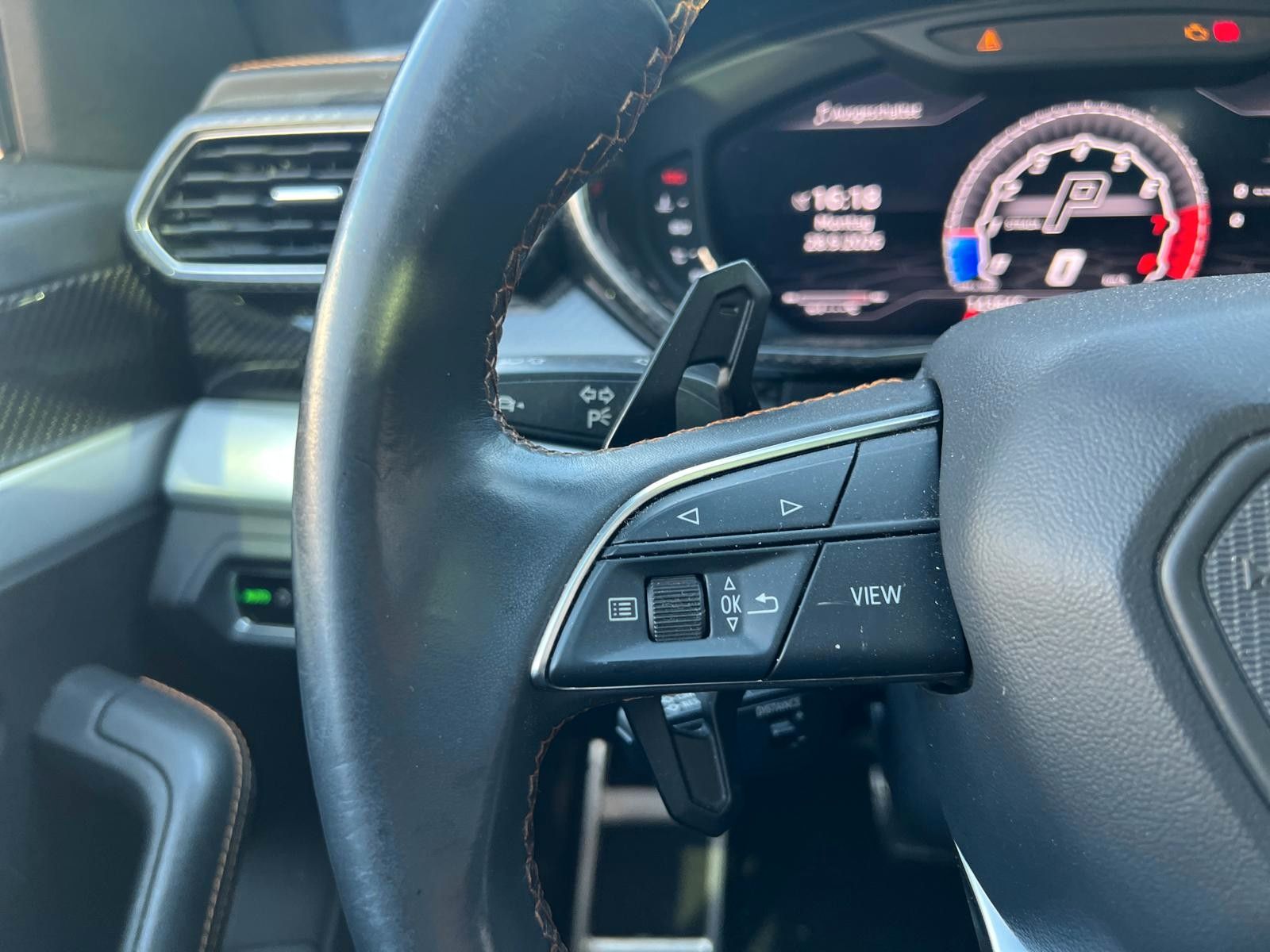 Fahrzeugabbildung Lamborghini Urus LP650 *PANO*Carbon*HeUp*22**Mietkauf*