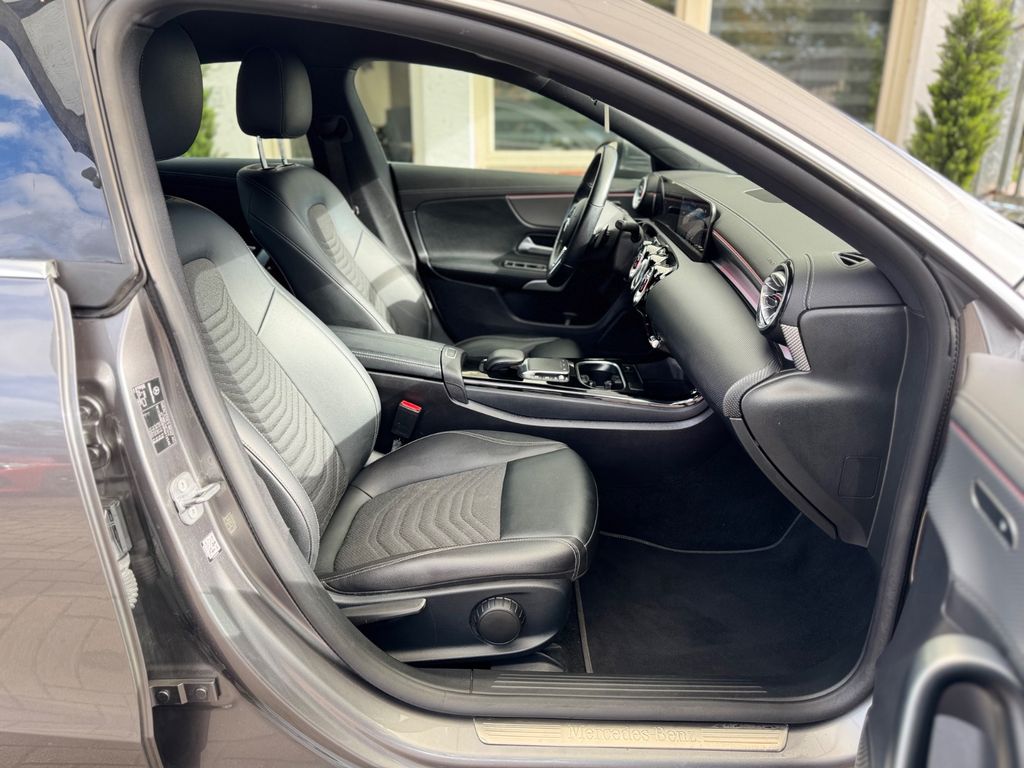 Mercedes-Benz CLA 180 Shooting Brake CLA 180 SB 7G-DCT LED+RKam+Navi+Parkass.+Shz. – Ansicht 32
