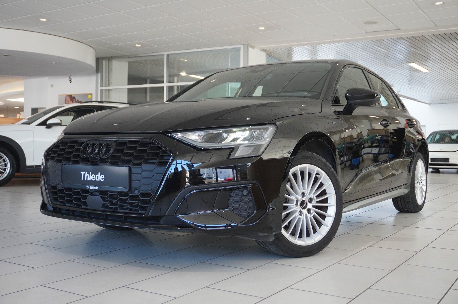 Fahrzeugabbildung Audi A3 Sportback 35 TFSI ADVANCED NAVI/LED/SPORT/DAB