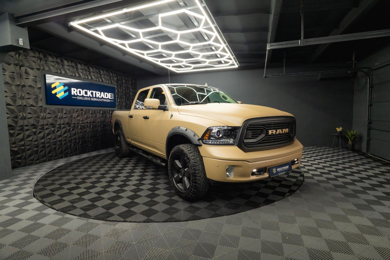 Fahrzeugabbildung Dodge RAM 5.7 V8 HEMI 4x4 OFFROAD RAPTOR LONGBED 19%