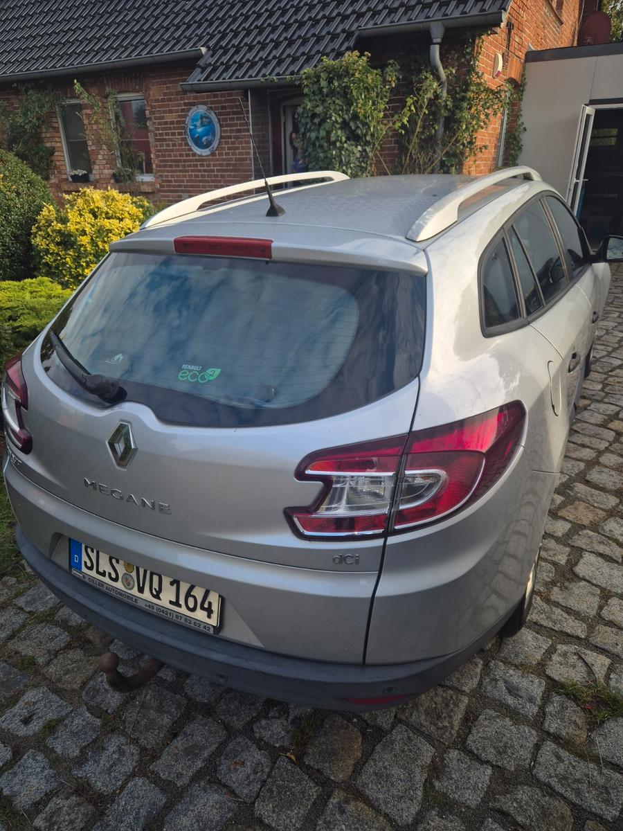 Renault Megane 2011 — rear view