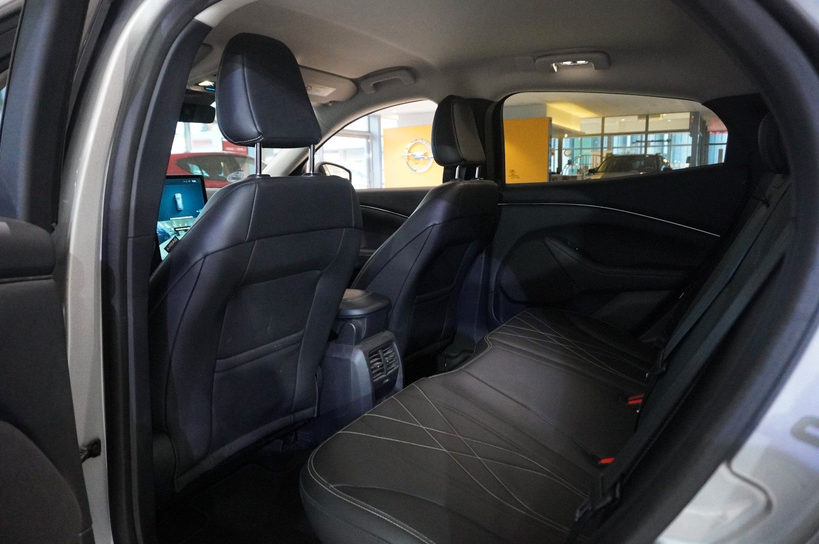 Fahrzeugabbildung Ford Mustang Mach-E NAVI/LED/KAMERA/LEDER/SHZ/DAB+