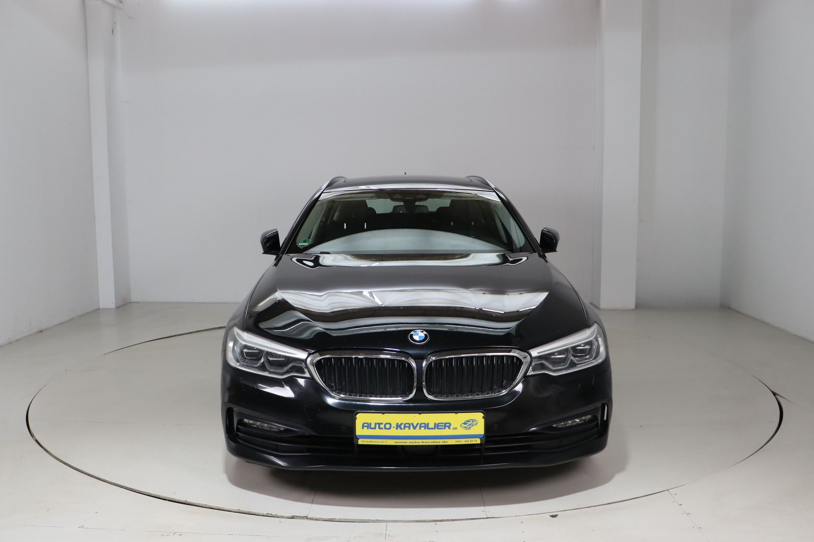 Fahrzeugabbildung BMW 530 d xDrive Sport Line * LED * HUD * Touring