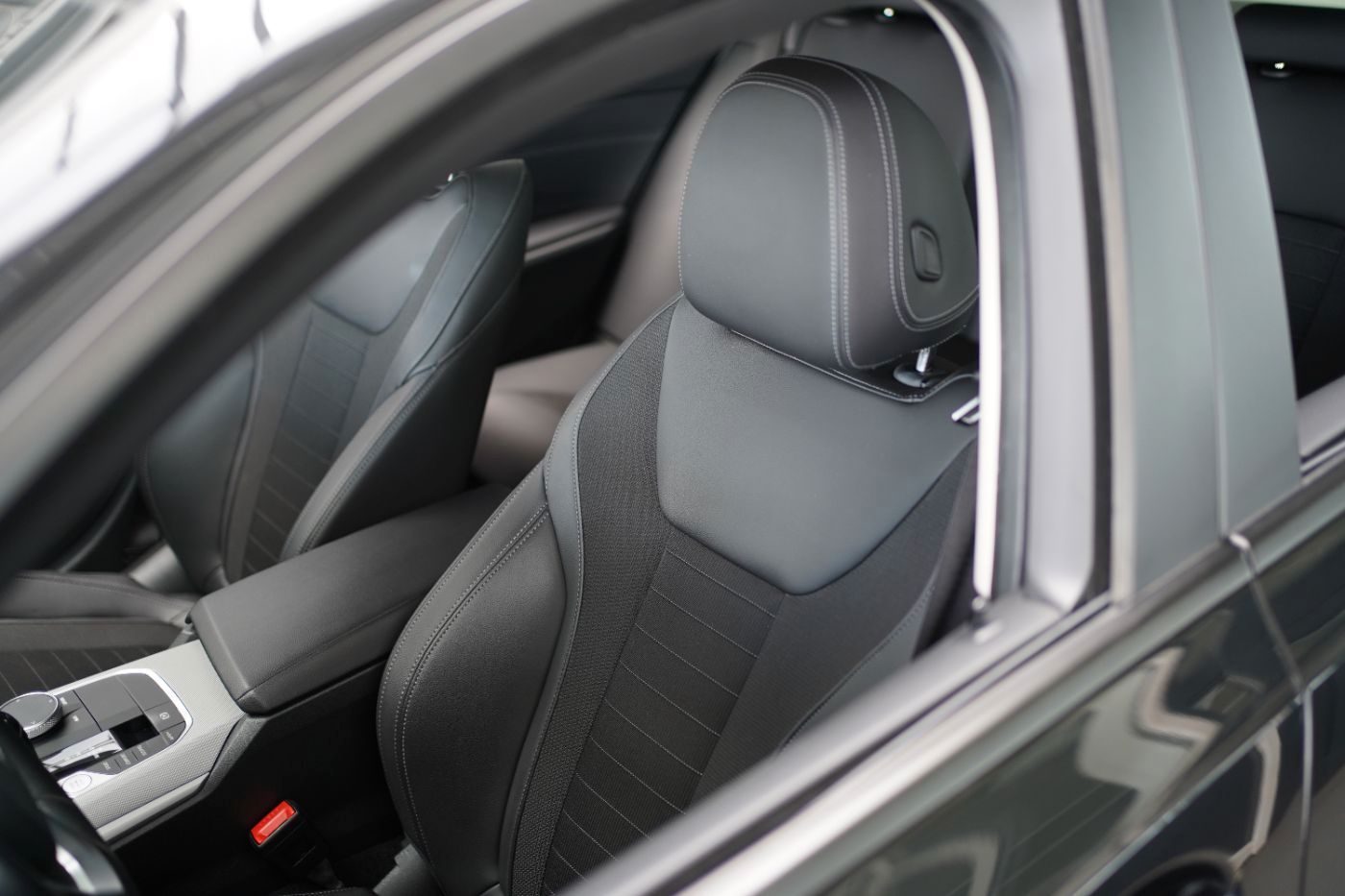 Fahrzeugabbildung BMW 320d Advantage +Teilleder+Live Cockpit Prof.+PDC