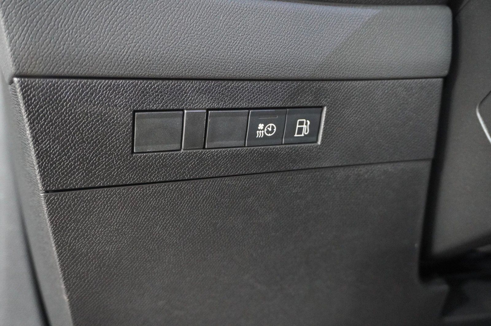 Fahrzeugabbildung Opel Astra L Lim. 1.6T PHEV GSe NAVI/LED/360°/SPORT