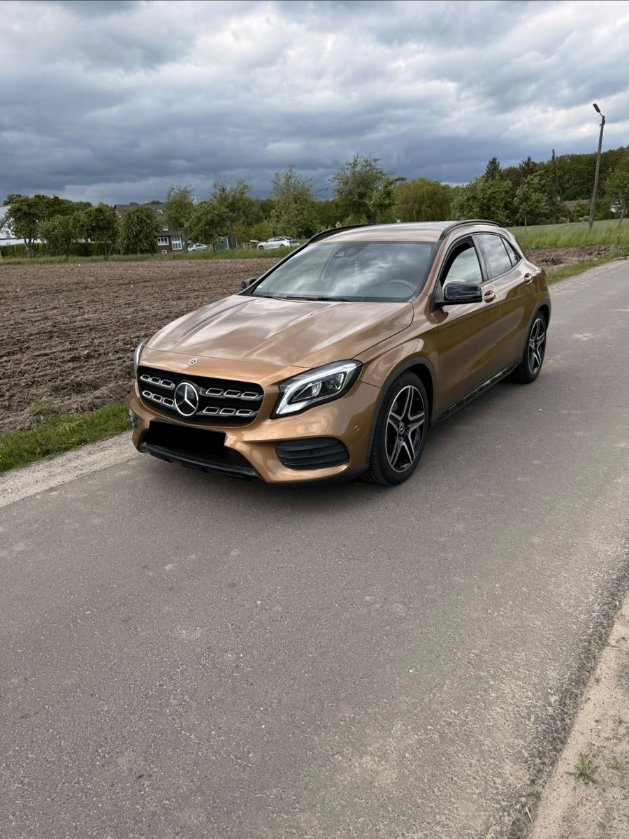 MERCEDES-BENZ GLA 220 4MATIC DCT -
