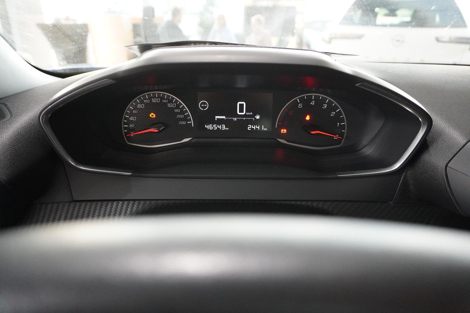 Fahrzeugabbildung Peugeot 2008 1.2 PURETECH NAVI/SHZ/KAMERA/TEMP/DAB+