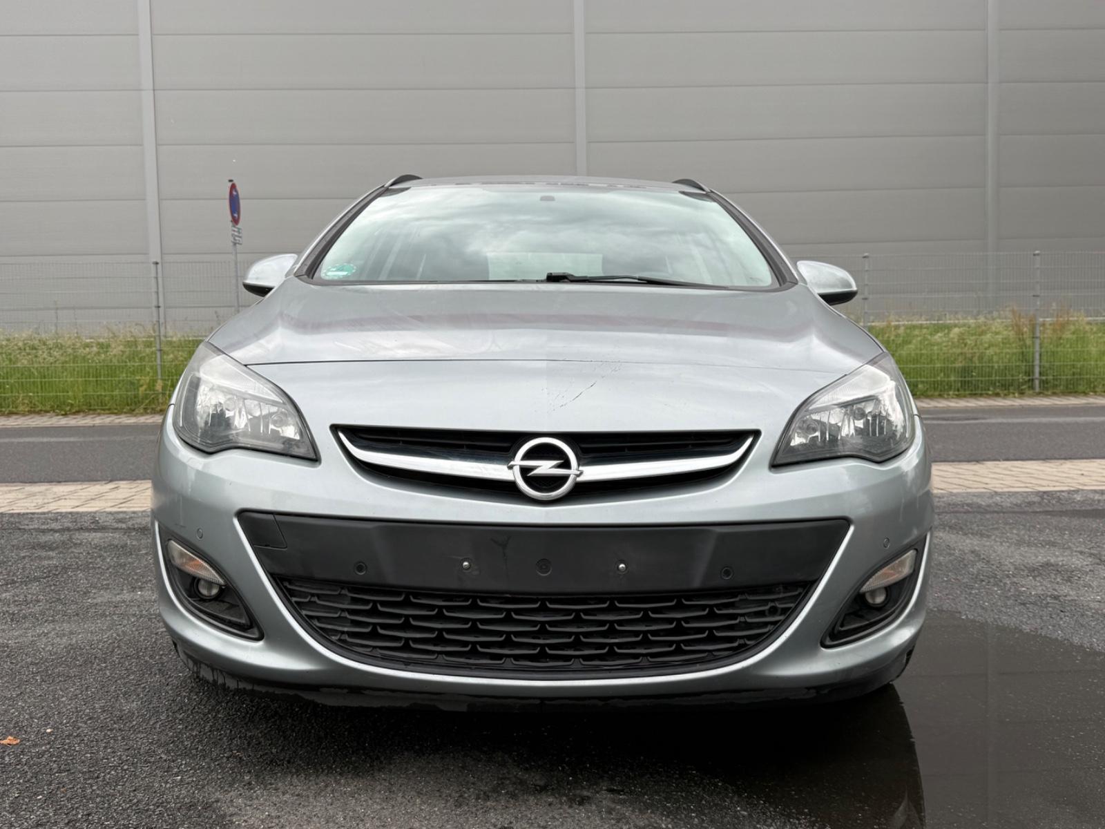 Opel Astra 2014 — photo 5