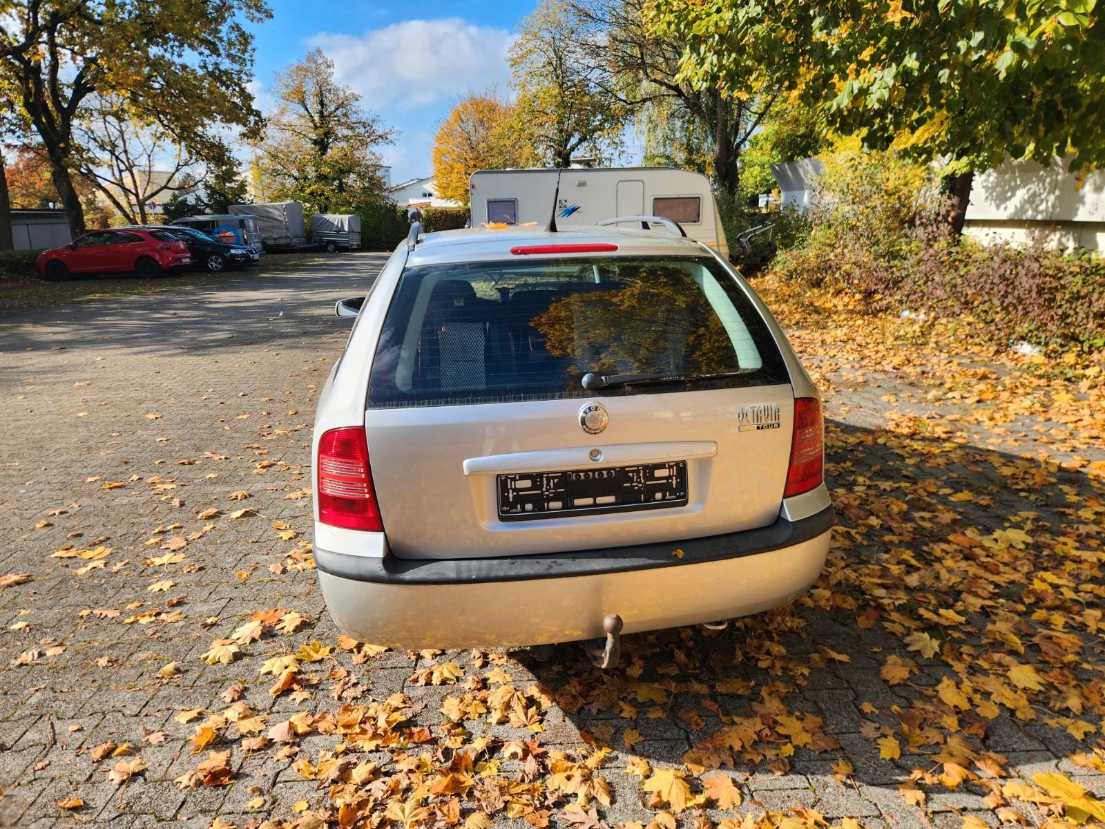 Skoda Octavia 2007 — rear view