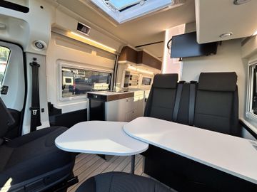 Westfalia Columbus 600 E 180 PS 8G SAT Solar LED Premium