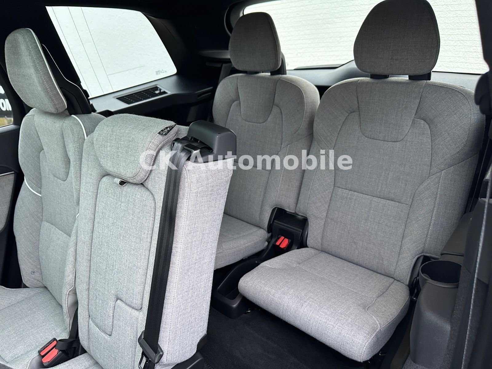 Fahrzeugabbildung Volvo XC90 T8 Ultimate Dark AWD/7 Sitze/Head-Up/LED