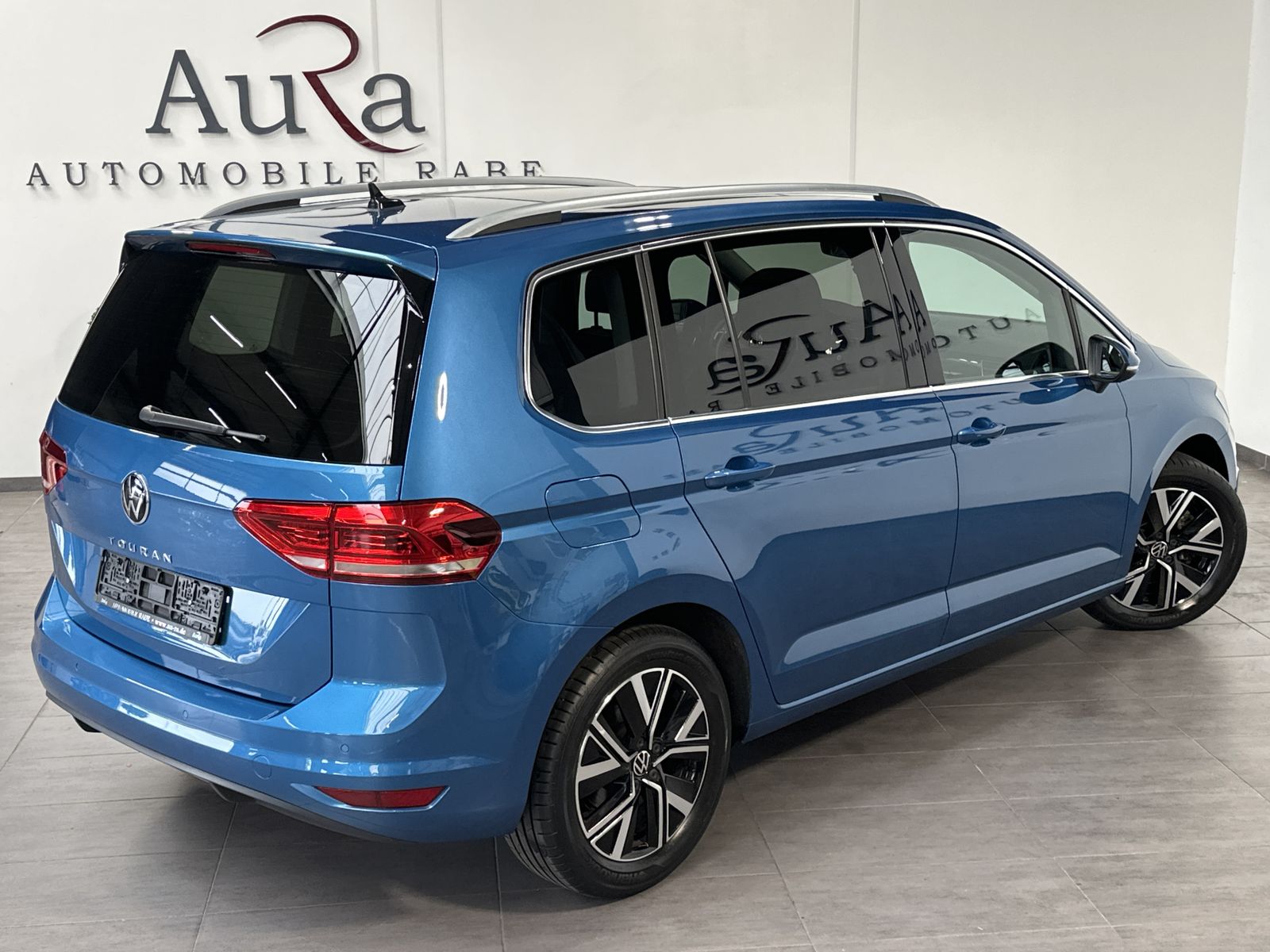 Fahrzeugabbildung Volkswagen Touran 1.5 TSI Highline NAV+LED+PANO+KAM+17ZO+PP