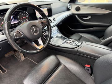Mercedes E 220 - 11