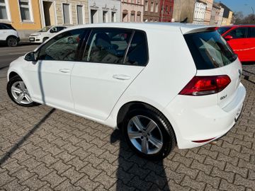 Fahrzeugabbildung Volkswagen Golf VII Lim. Comfortline BMT AUTOMATIK NAVI PDC