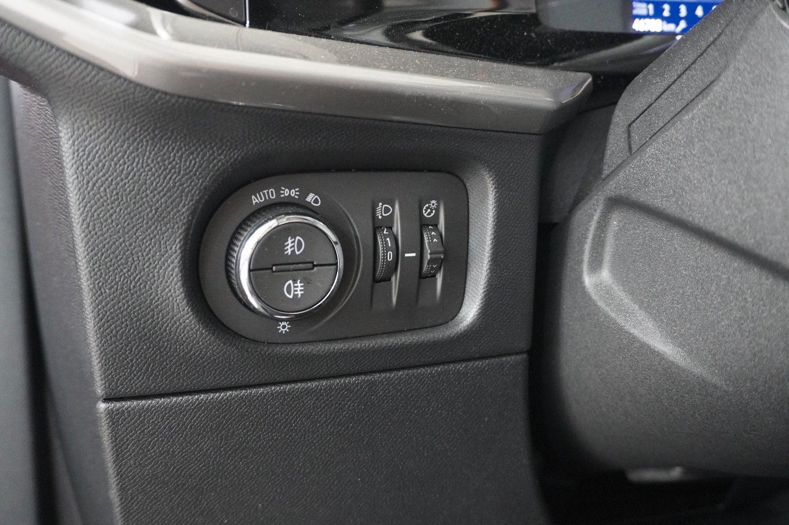 Fahrzeugabbildung Opel Mokka 1.2T ELEGANCE NAVI/LED/KAMERA/SH/SPORT/DAB