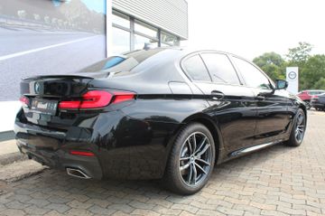 Fahrzeugabbildung BMW 520 d Lim. M Sport HeadUp+Komfortsitze+GSD