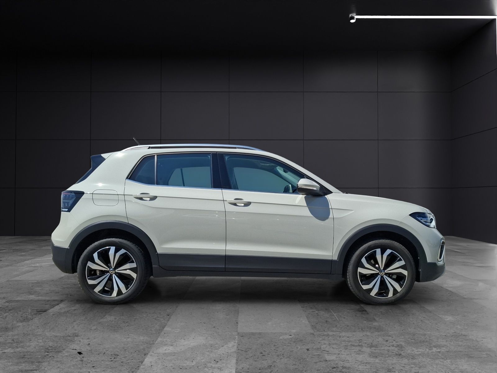 Fahrzeugabbildung Volkswagen T-Cross TSI Style Matrix AID ACC RFK SH LM