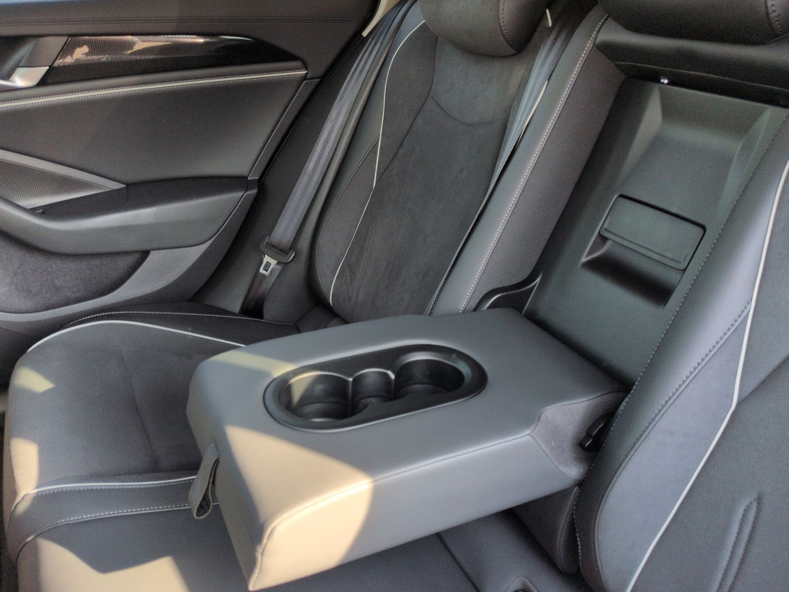 Passat 1.5 eTSI DSG Business KAMERA+AHK+NAVI