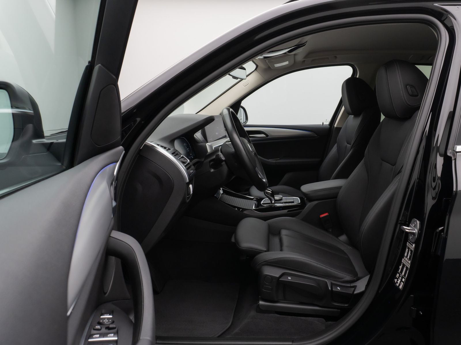 Fahrzeugabbildung BMW X3 xD20d KameraDAB HiFi Leder Alarm Sport 18Zoll