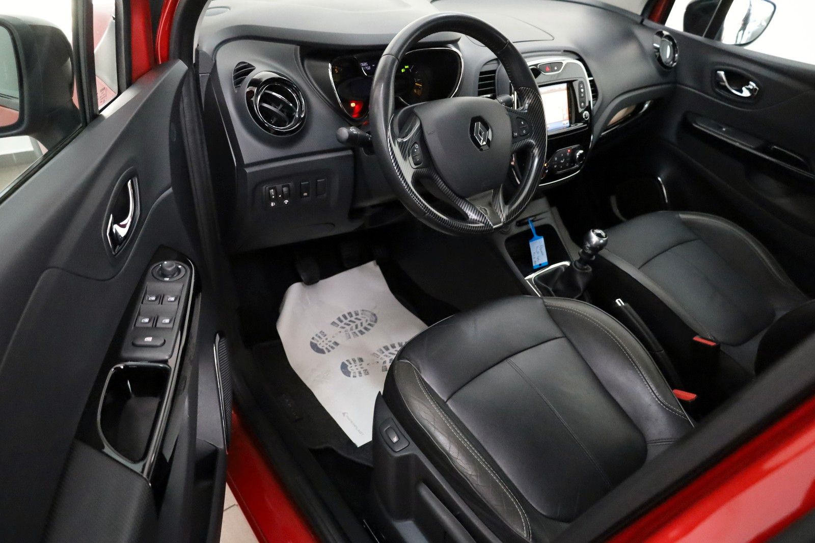 Fahrzeugabbildung Renault Captur XMOD Leder,Navi,SH,Kamera,SR+WR