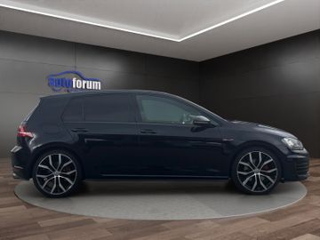 Volkswagen Golf - 8