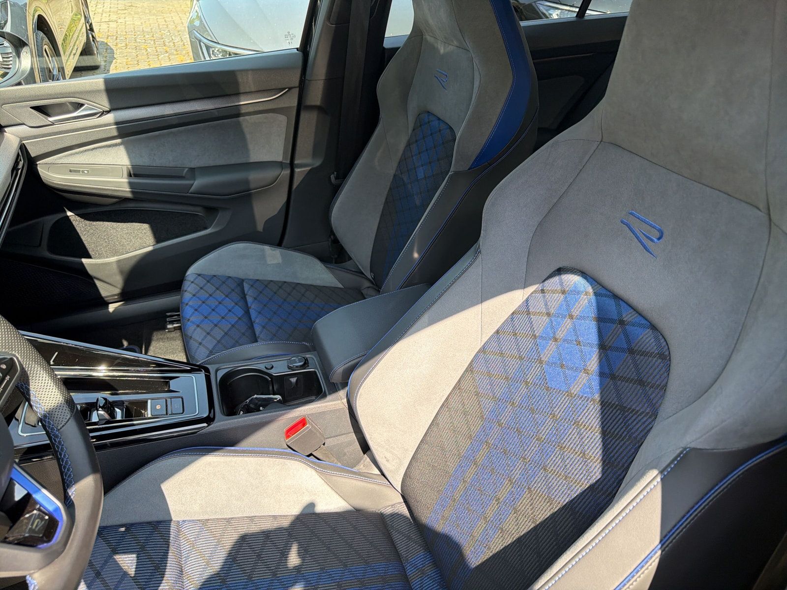 Golf R 4M PANO Navi Black St. Harman Kardon