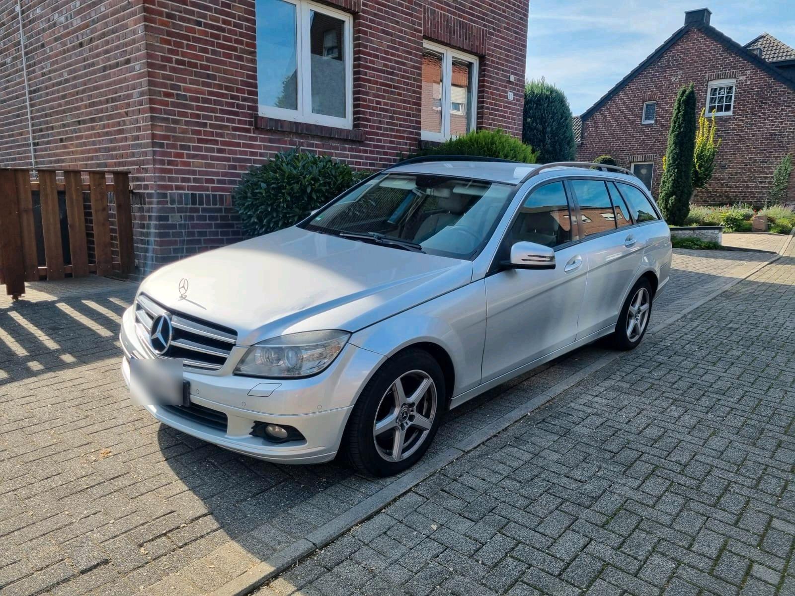 Mercedes-Benz 220 2010 — vehicle for AFU Ukraine