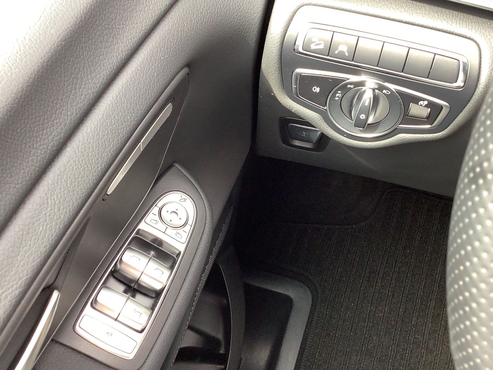 Fahrzeugabbildung Mercedes-Benz V 250 d EDITION 4M 7-Si. LED AHK NAVI MBUX