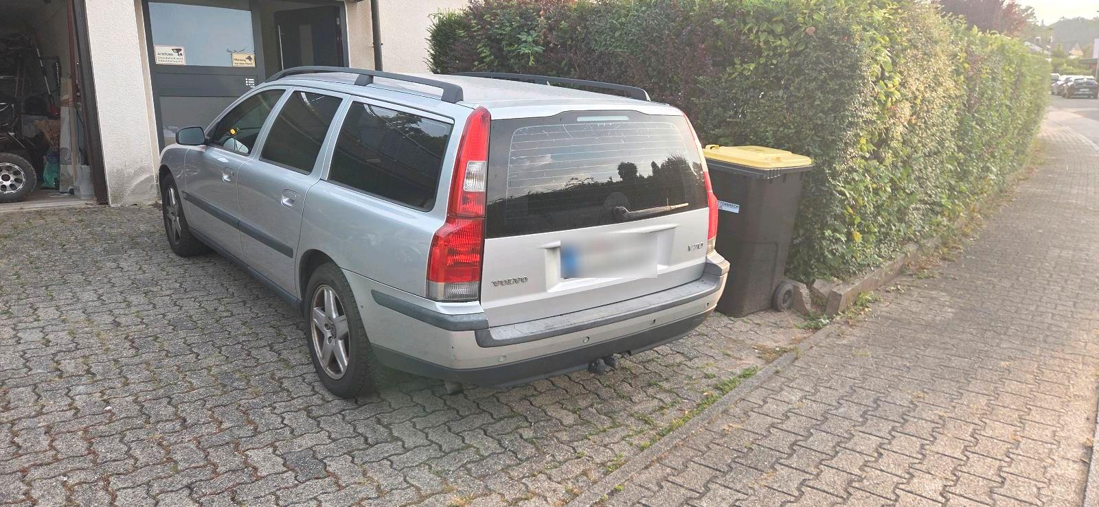 Volvo V70 2004 — вигляд ззаду