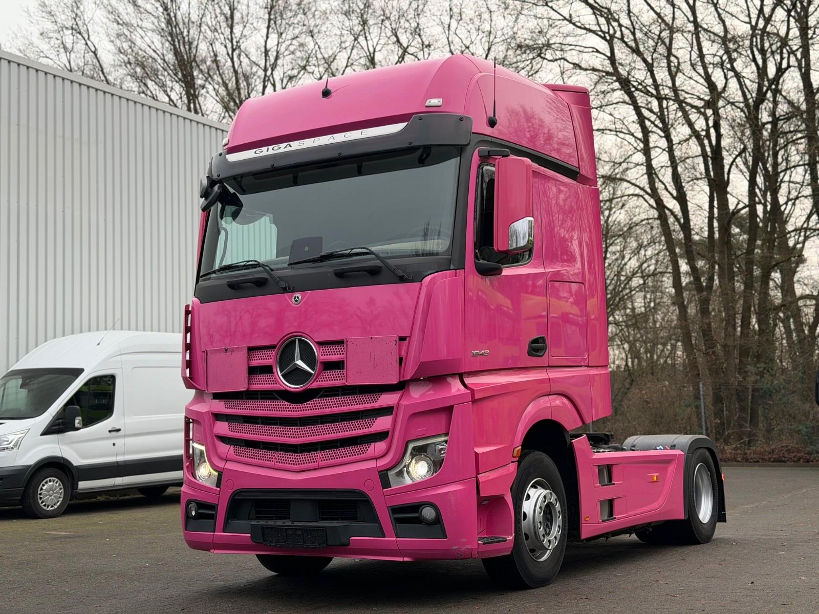 Mercedes-Benz Actros 1843 LS GigaSpace MirrorCam Multimedia