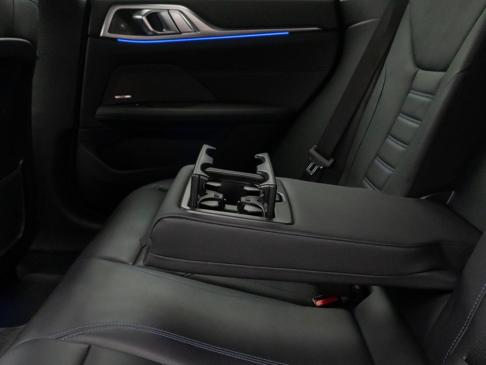 Fahrzeugabbildung BMW M440i xD Gran Coupé 360°Laser HUD DAB H/K 19Zoll