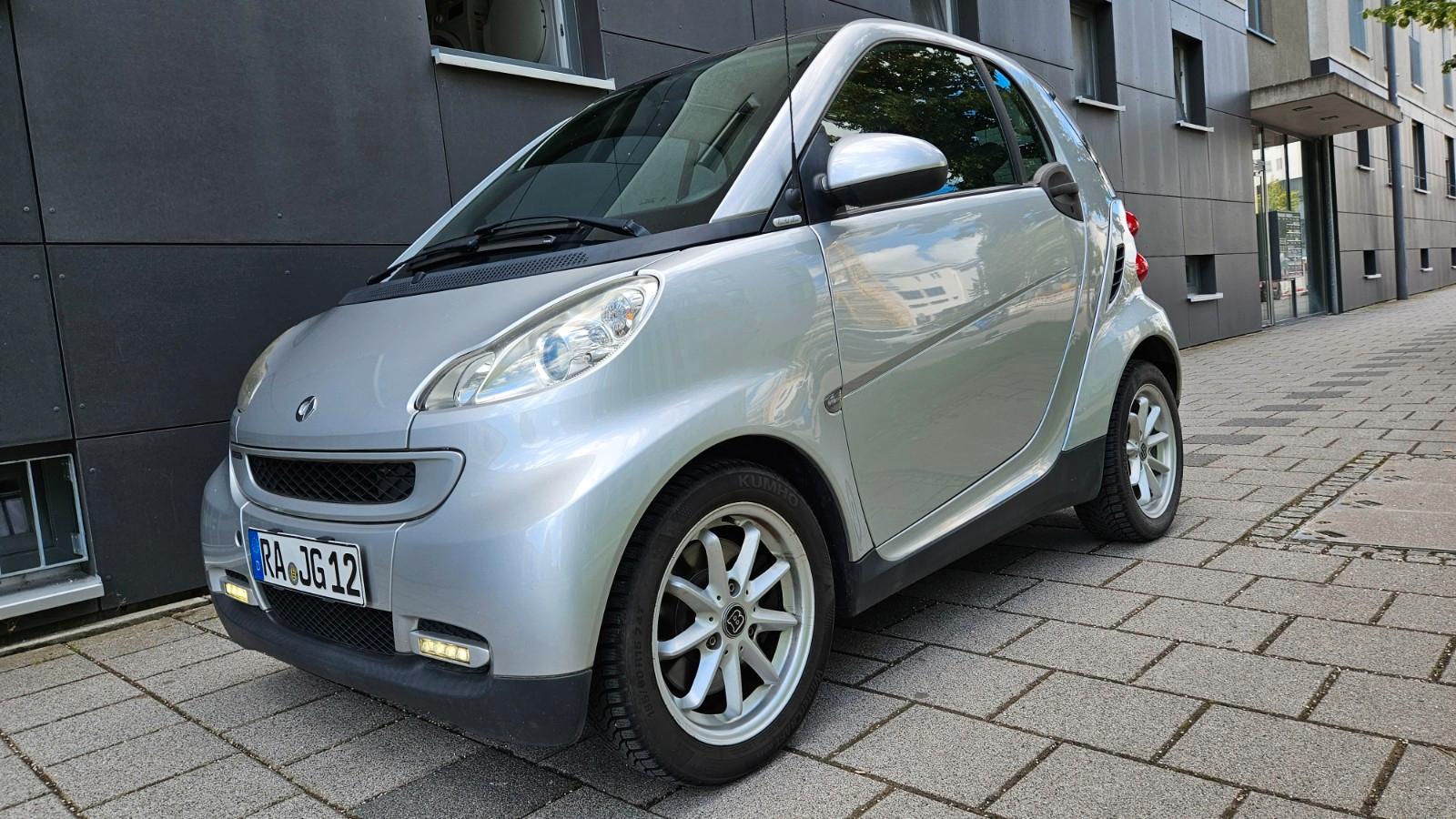 Smart ForTwo +TÜV+PANO+GARANTIE+LED+SITZH+TEMPO+