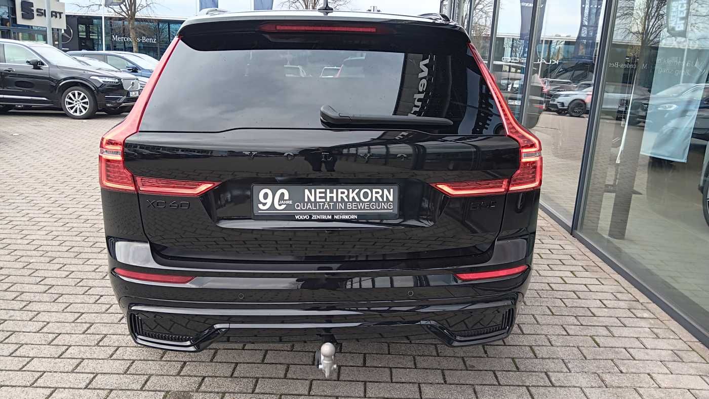 Fahrzeugabbildung Volvo XC60 B5 AWD Plus Black Edition 'AHK, ACC'